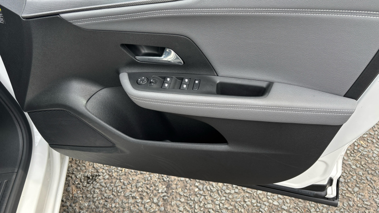 Vauxhall Mokka 100kW Design 50kWh 5dr Auto Electric Hatchback